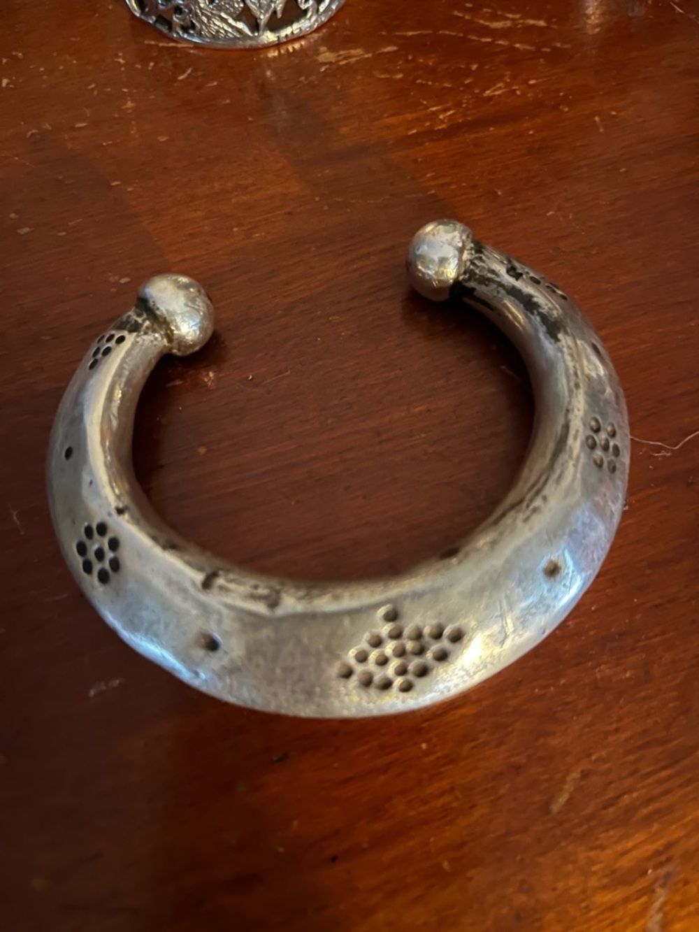Vintage tribal silver handmade bracelet features etched geometric designs. - Picture 8 of 9